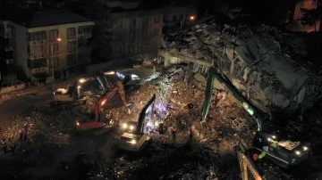 Kahramanmaraş'taki enkazlarda arama kurtarma emek harcamaları sürüyor