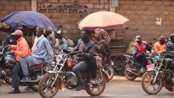 Kamerun'un Foumban kentinde erişim 'iki tekerleğe' emanet