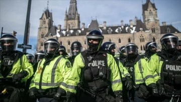Kanada polisi Ottawa’daki göstericilere üzerine kimyevi konu kullandı