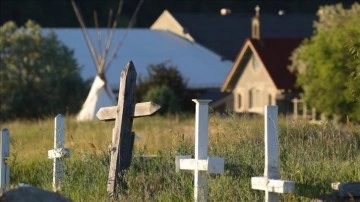 Kanada'da kilise mektebinin bahçesinde 17 sin bulundu