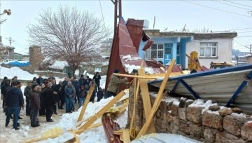 Kar dolayısıyla çöken çatının altında artan kız öldü, babası yaralandı