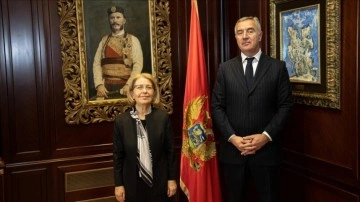 Karadağ'dan, Türkiye'nin Podgorica Büyükelçisi Ozan'a yüksek hizmet madalyası