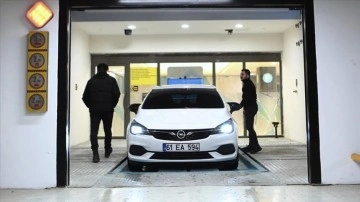 Karadeniz'in evvel "otomatik oğlan sistemli" otoparkı, araçları el değmeden park ediyor