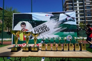 Kartal'da Metin Oktay anısına düzenlenen futbol turnuvası sona erdi