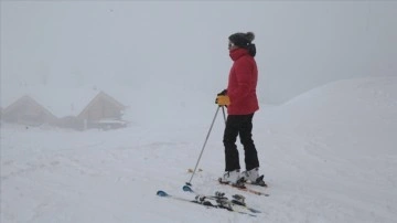 Kartalkaya'da kar kalınlığı 3 metreye yaklaştı