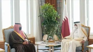 Katar Emiri Al Sani, Suudi Arabistan İçişleri Bakanı'yla ikili ilişkilerin geliştirilmesini gör