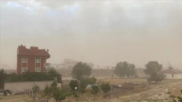 Konya'da kum fırtınası yaşamı menfi etkiledi