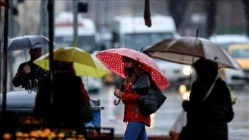 Kurak birlikte sene nâkil Konya'da karla karışık yağmur sevinçle karşılandı