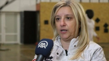 Kuzey Makedonya'daki biricik eş eskrim antrenörü Kuzmanovska'nın zorluklarla mücadelesi