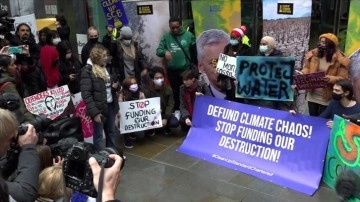 Londra'da çevreci gençler, BM İklim Zirvesi evveliyat gösteri düzenledi