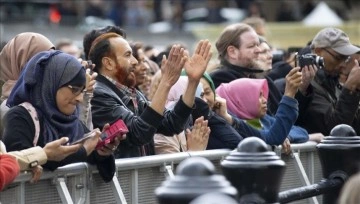 Londra'daki adlı sanlı Trafalgar Meydanı'nda Ramazan Bayramı kutlandı