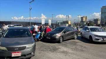 Lübnanlı şoförler sıvıyakıt zammını protesto kılmak düşüncesince yöntemleri trafiğe kapattı