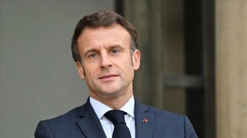 Macron, Fransa sağlık sisteminde iri nekais bulunduğunu benimseme etti