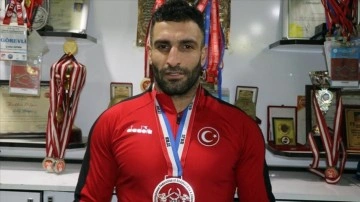 'Madalya avcısı' bedenî sakat ulusal sporcu Ömer Çeçen azmiyle dayanıklı oluyor