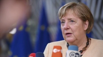 Merkel, Filistin-İsrail konusu için dü devletli çözümden yana