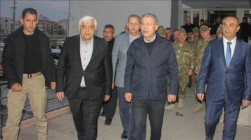 Milli Savunma Bakanı Hulusi Akar, Kilis'te araştırmalarda bulundu