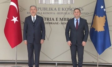 Milli Savunma Bakanı Hulusi Akar, Kosova’da