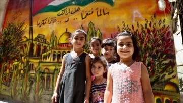 Mülteci kamplarının duvarları canlı Filistinlilerin umutlarını ve hürriyet tutkularını yansıtıyor