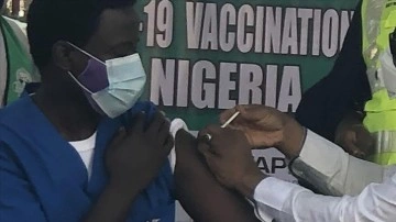 Nijerya'da Kovid-19 aşısı sıfır amme personeli iş namına alınmayacak