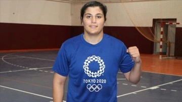 Olimpiyat şampiyonu yumruk oyuncusu Busenaz Sürmeneli: Zirveyi arkalamak istiyorum