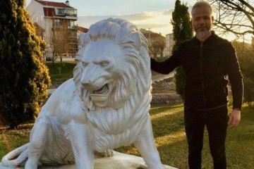OMÜ’lü öğretim görevlisinin meydana getirdiği heykeller Türkiye’yi süslüyor
