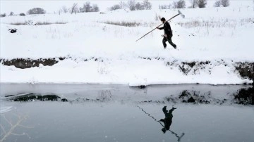 'Ova balıkçıları'nın dondurucu şita şartlarında kavi mesaisi