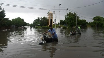 Pakistan, muson yağmurlarının tahripkâr etkileriyle mücadelede arsıulusal iane arıyor