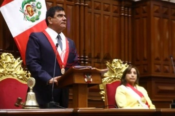 Peru’da ülkenin yeni başkanı Dina Boluarte yemin ederek göreve başladı
