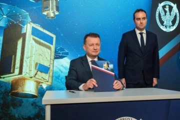 Polonya, Fransa’dan 2 adet gözlem uydusu satın alacak