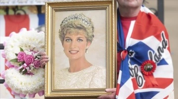 Prenses Diana'nın kullandığı araba açık artırmada 650 bin sterline satıldı