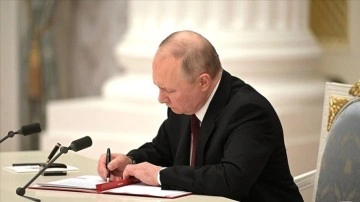 Putin, Rusya'da seferberlikten kaçmanın cezasını zait kararnameyi imzaladı