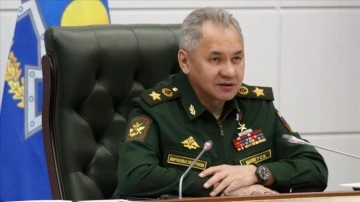 Rusya Savunma Bakanı, Ukrayna’da savaşçı birliklerin kumanda merkezini denetledi