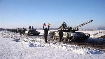 Rusya, Ukrayna’da askeri dizi eylem başlatırken gözler tarafların askeri kapasitelerine çevrildi
