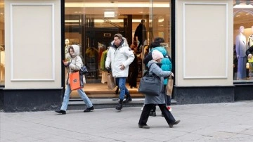 Rusya'da yurttaşlar ve çalışanlar kapanan mağazalar dolayısıyla üzgün