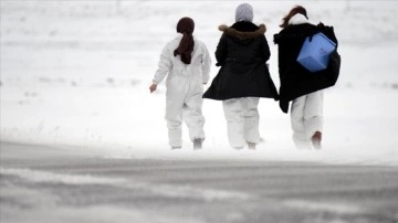 Sağlık ekipleri dondurucu soğuğa karşın Ardahan kırsalında aşı mesaisinde
