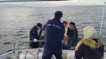 Sahil Güvenlik 2021'de Yunanistan'ın denizde ölüme bırakma etmiş olduğu 15 bin kişiyi kurtardı