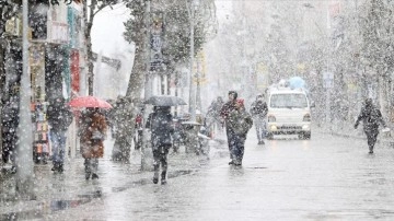 Sakarya ve Kocaeli'de kar yağışı can alıcı oluyor