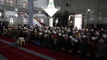 Şanlıurfa'da 107 Kur'an kursu öğrencisi, şüheda düşüncesince 107 bitirme indirdi