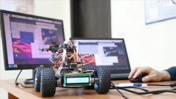 Siirt Üniversitesinde açıktan kontrollü bomba imha robotu geliştirildi