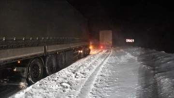 Sivas-Kayseri kara yolu tipi zımnında ulaşıma kapatıldı