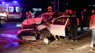 Sivas'ta dü arabanın karıştığı kazada 1 kişi öldü, 9 kişi yaralandı