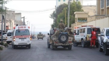 Somali Cumhurbaşkanlığı Sarayı yakınına meydana getirilen havan saldırısında minimum 5 isim öldü