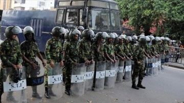 Sri Lanka, konuşu buhran zımnında askeri enerjisini azaltacak