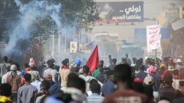 Sudan'da askeri engelleme karşıtı gösterilerde geberik sayısı 73'e yükseldi