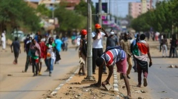 Sudan'da askeri yönetim karşıtı binlerce isim sokaklara indi