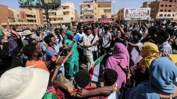 Sudan'da askeri hile karşıtı gösterilerde 2 protestocu yaşamını kaybetti