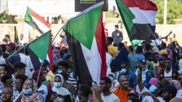 Sudan'da askeri hile karşıtlarından çıplak itaatsizlik çağrısı