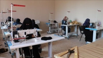 Suriyeli harp mağduru hanımlar Tel Abyad'da meslek öğreniyor