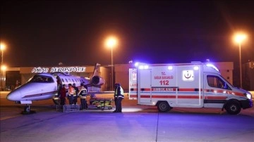 Suudi Arabistan'da rahatsızlanan 2 Türk yurttaşı ambulans uçakla İstanbul'a getirildi