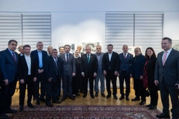 TBMM Başkanı Şentop, Viyana’da Türk sivil toplum müesseselerinin temsilcileriyle görüştü